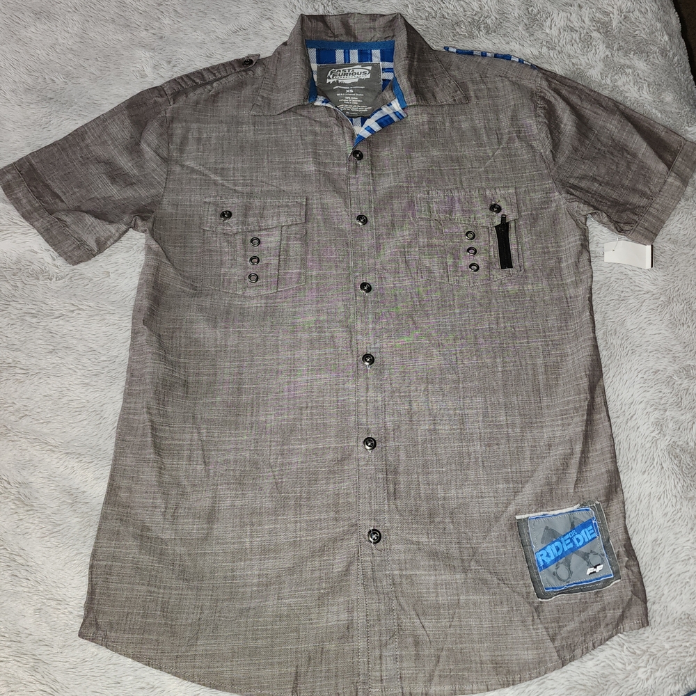 NWT Gray Short Sleeve Tee with Modern Fit